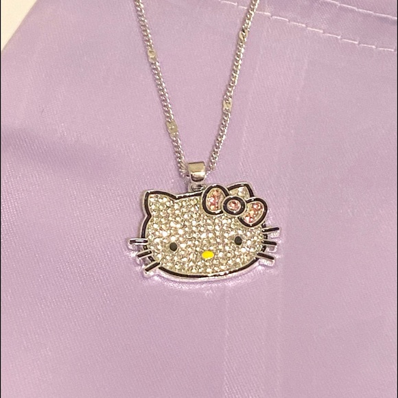 LAST ONE!! Luxury Hello Kitty necklace - Picture 7 of 13